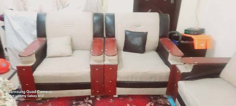 5 seater sofa 0