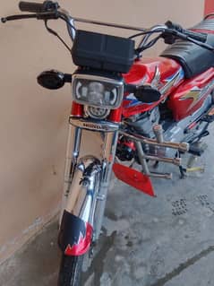 Honda 125 model 20 Peshawer Namber daball Saman location mkd Dargai