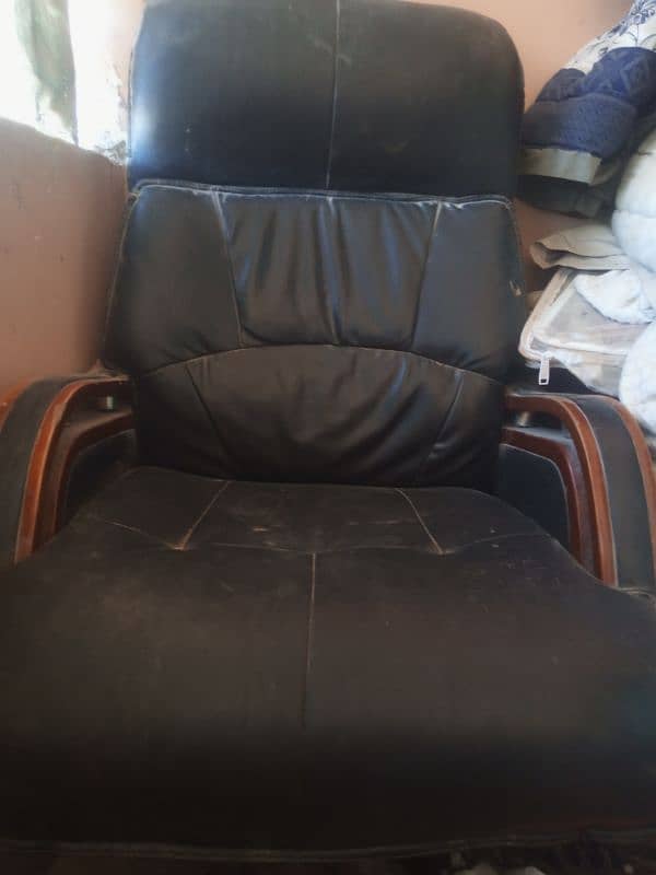 Office Chairs High black leather Chair 1