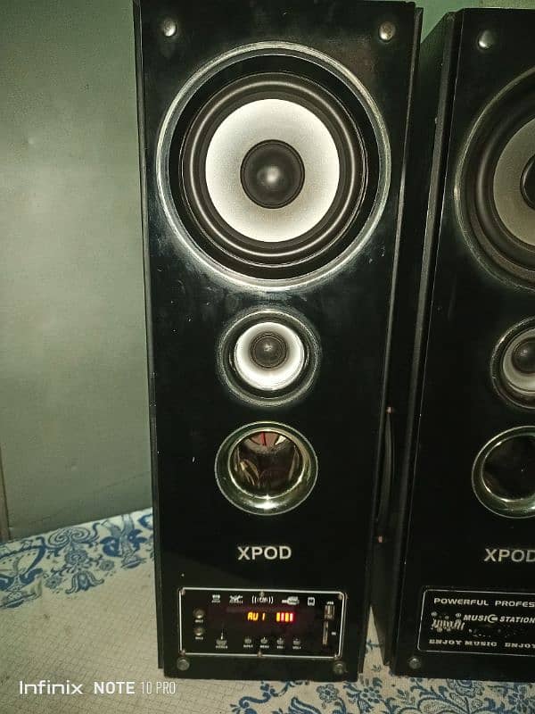 XPOD BLUETOOTH SPEAKERS/DJ SYSTEM 1