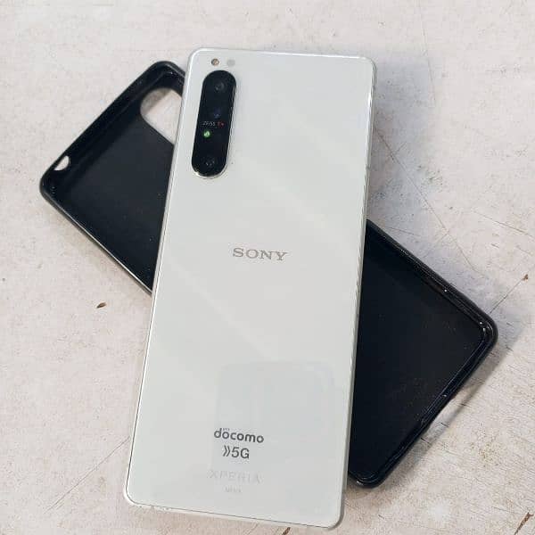 Sony Xperia so-51a 8/128 non pta 3