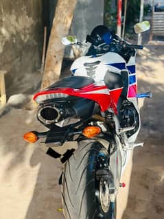 Honda CBR 600rr Total genuine Bike