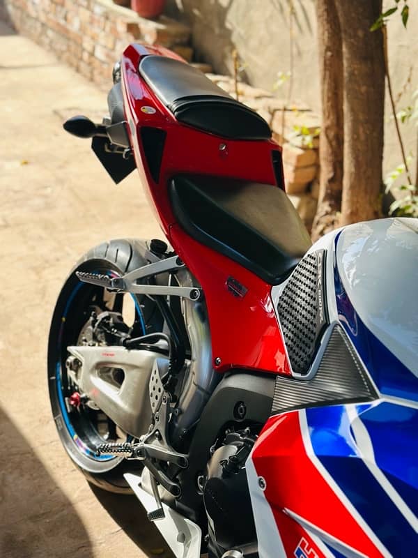 Honda CBR 600rr Total genuine Bike 3