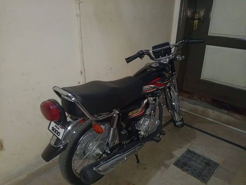 honda 125 black coloure scrathless 2024 model 2