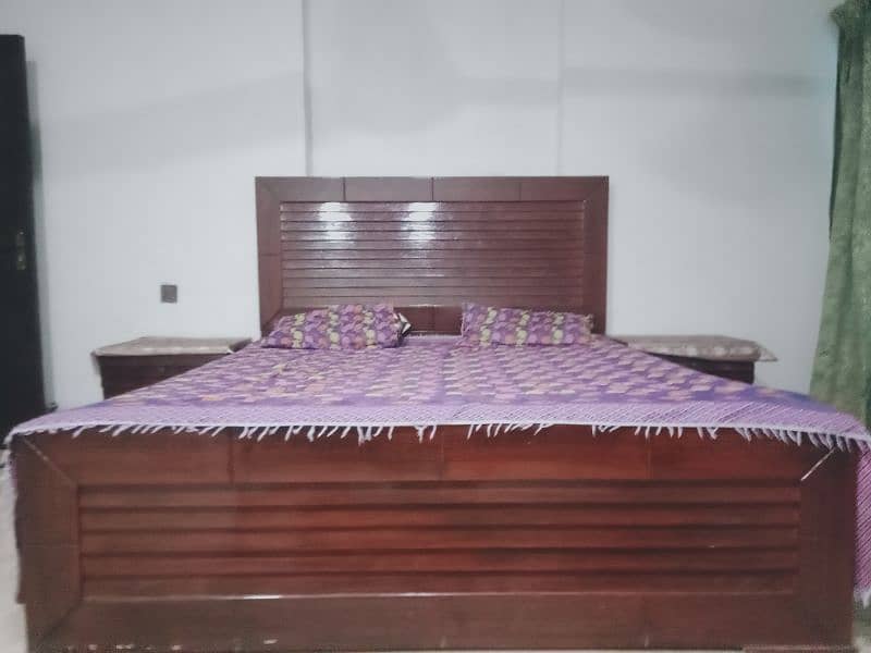 use furniture bed side table dressing no mattress phone no 3146591717 0