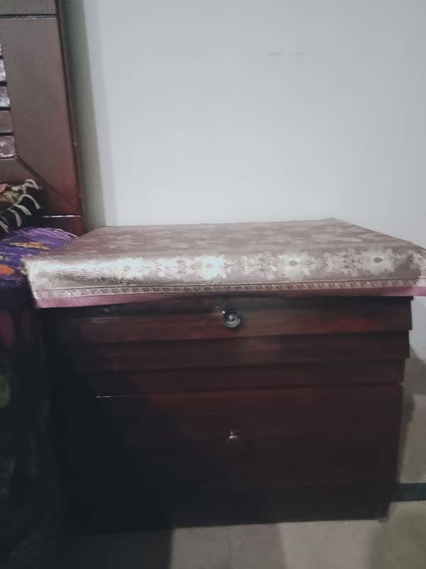 use furniture bed side table dressing no mattress phone no 3146591717 2