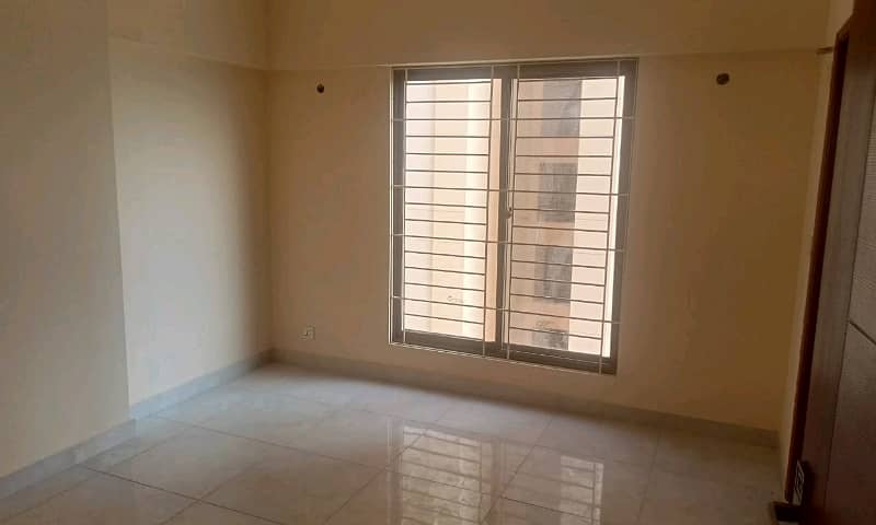 Get This Amazing 750 Square Feet Flat Available In Daniyal Residency 1