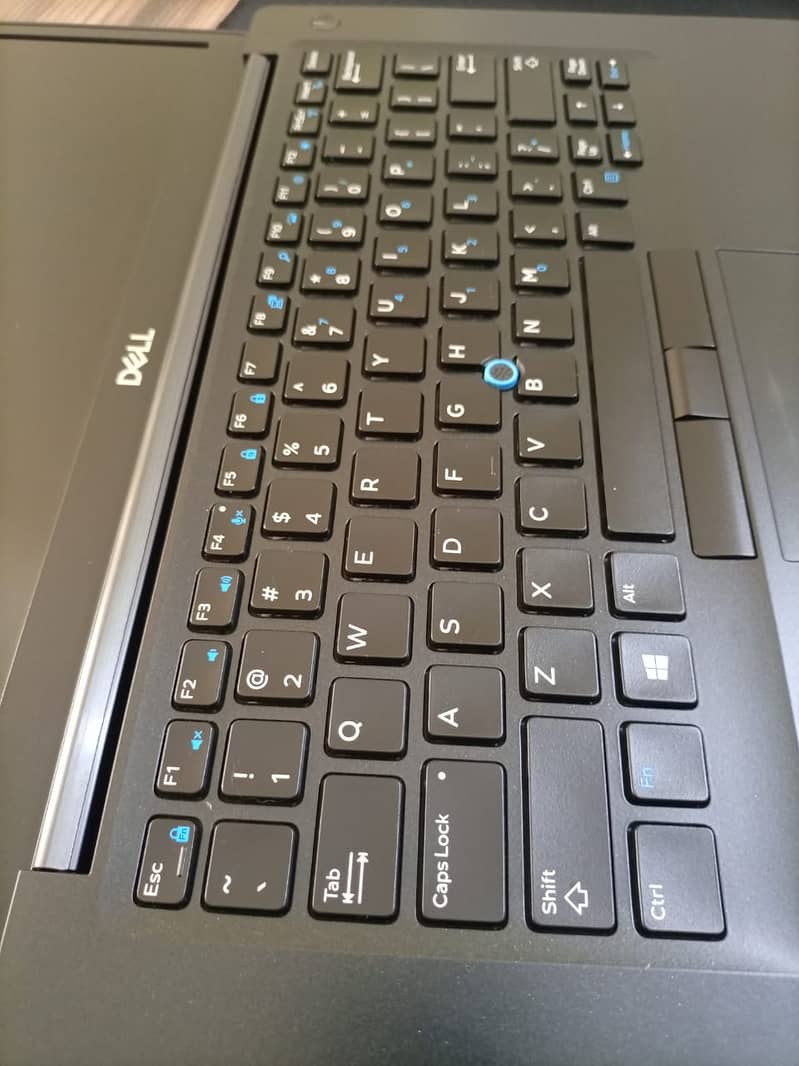 Dell Latitude 7490 Cor i7-8650U Gen Quad Core 8GB Ram 256GB SSD NVMe 5