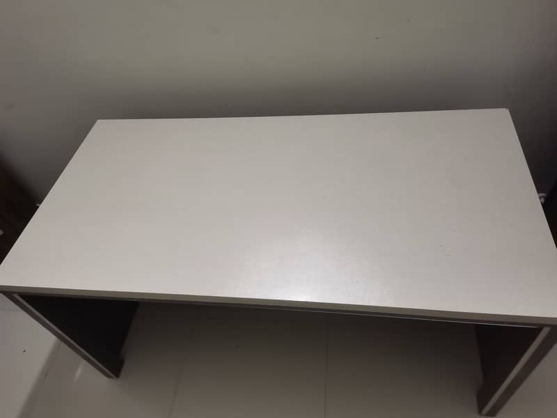 2 Piece Office Table. Good condition. No demag available 2