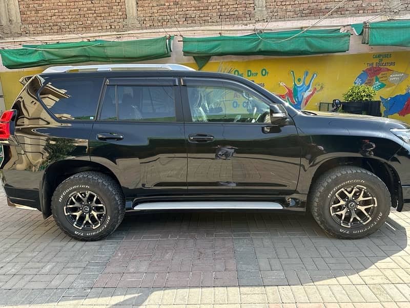 Toyota Land Cruiser 2019/25 3