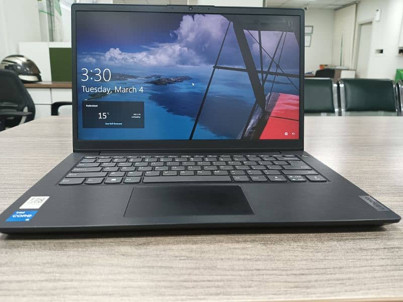 Laptop (Lenovo) 4