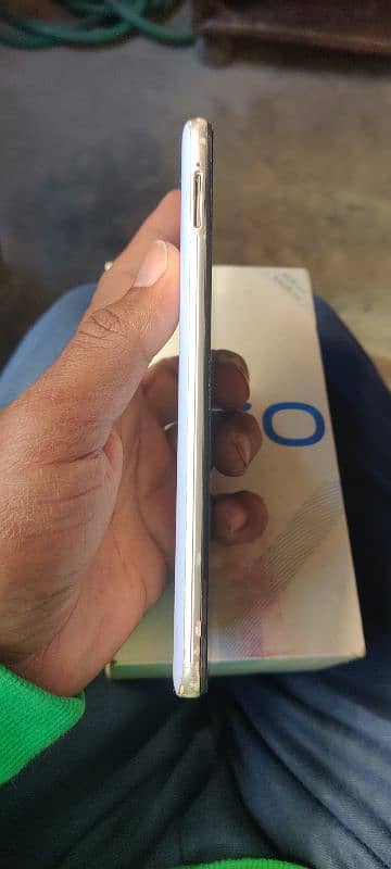 vivo y30 4+64gb sath box ha chgar nhi ha 3