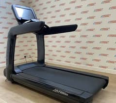 Treadmill Life fitness discovery series 95T 3SE|Olx Premium Partnor