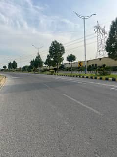 Prime Plot For Sale In New City Phase-II, Block R, MAJOR ROAD 3