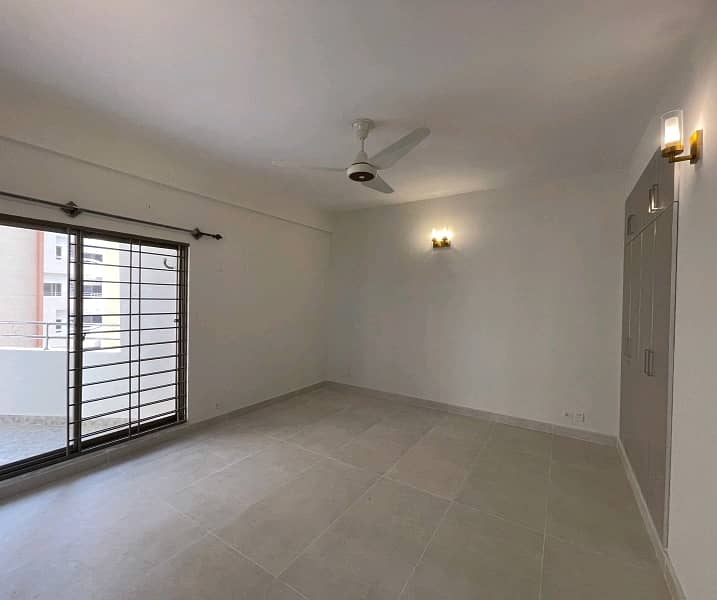 2486 Square Feet Flat For Sale In Karachi 18