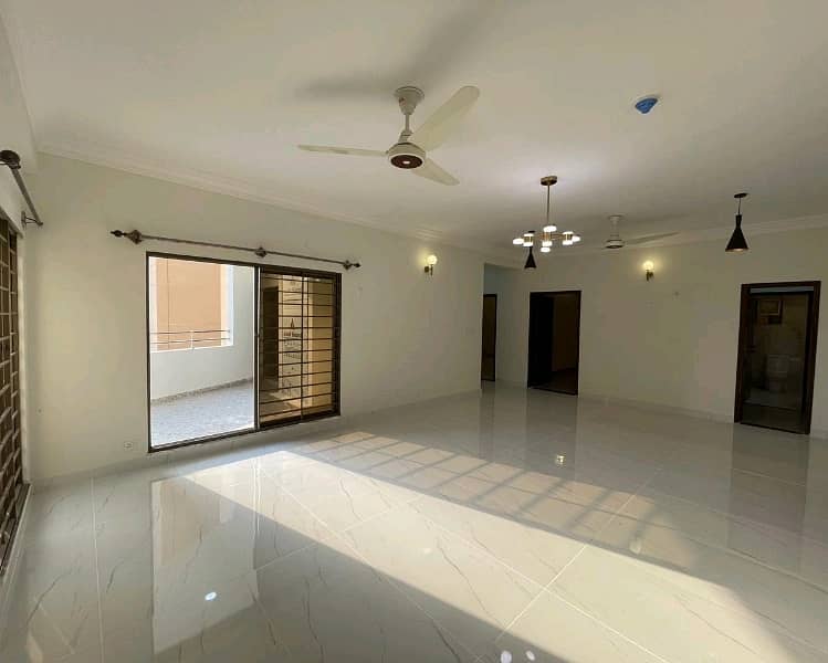 2486 Square Feet Flat For Sale In Karachi 23