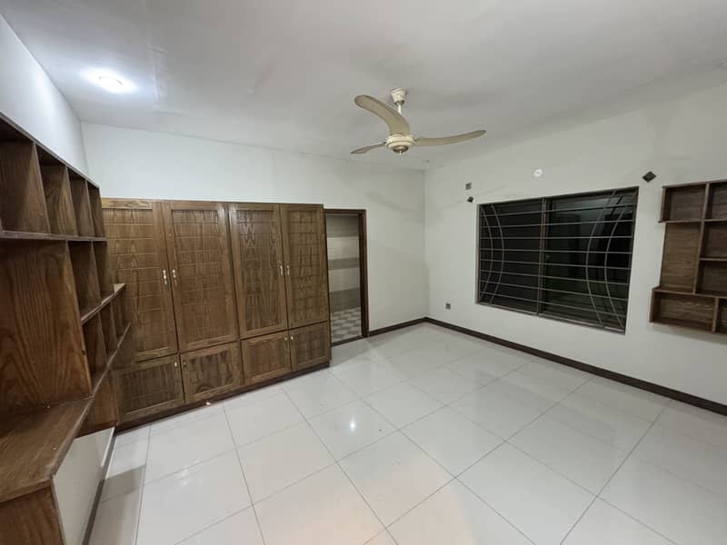 For Rent 10 Marla House In Bahria Town Phase 5 0