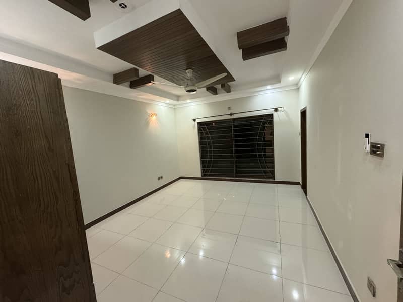 For Rent 10 Marla House In Bahria Town Phase 5 5