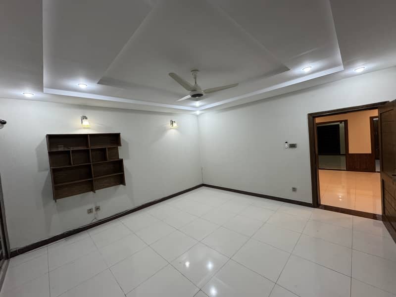 For Rent 10 Marla House In Bahria Town Phase 5 11