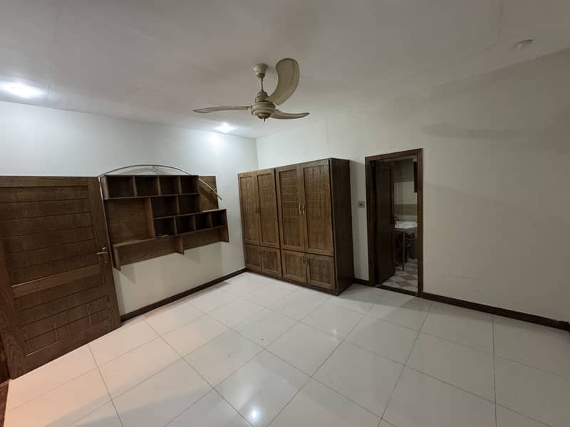 For Rent 10 Marla House In Bahria Town Phase 5 13