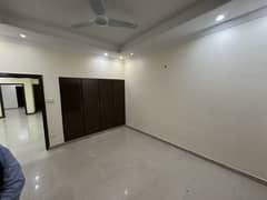 10 Marla House  For Rent In Bahria Town Phase 3