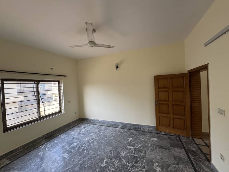 For Rent 1 Kanal Upper Portion In Bahria Town Phase 3 13