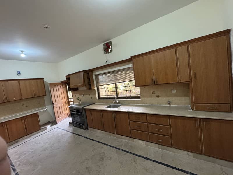 For Rent 1 Kanal Upper Portion In Bahria Town Phase 3 14