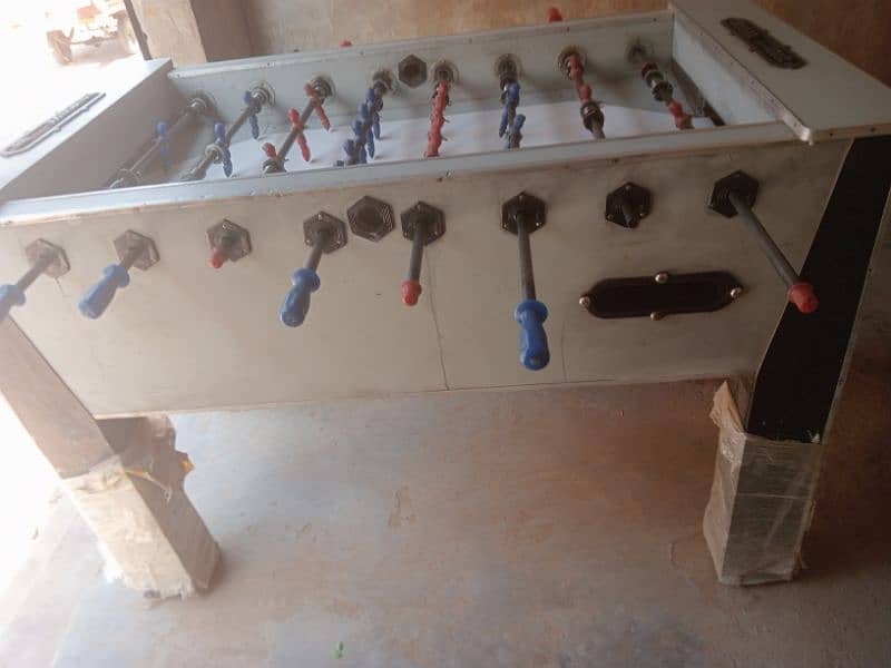 hand foosball game /guddi game bilkul new condition 4 month used ha 1