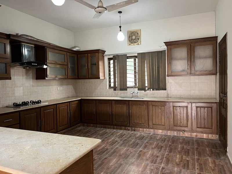 For Rent 1 Kanal House In Bahria Town Phase 3 14