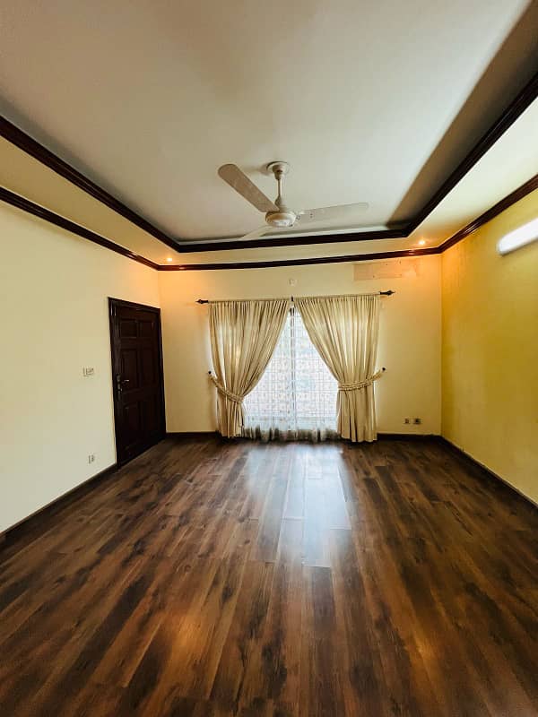 For Rent 10 Marla House In Bahria Town Phase 4 13