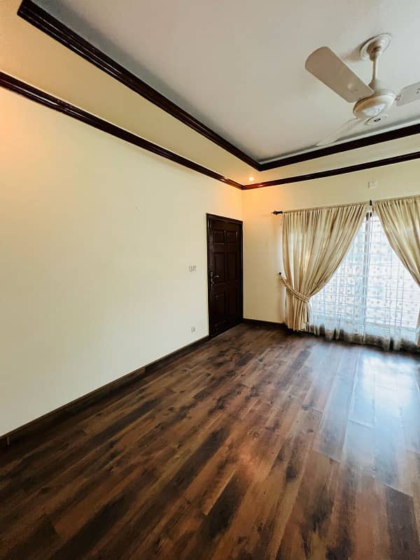 For Rent 10 Marla House In Bahria Town Phase 4 15