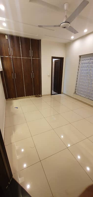 For Rent 10 Marla House In Bahria Town Phase 4 11