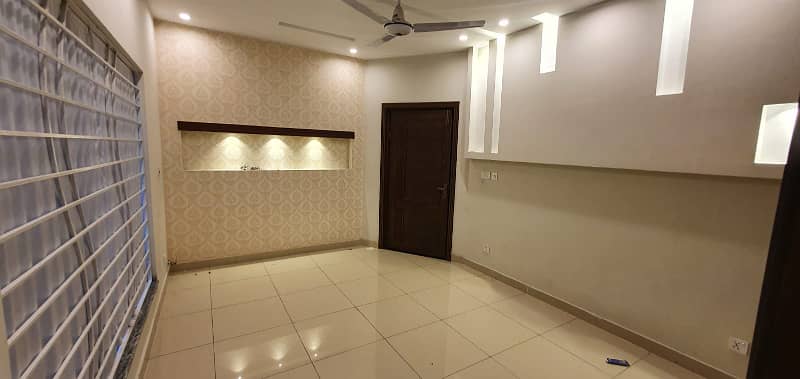 For Rent 10 Marla House In Bahria Town Phase 4 22