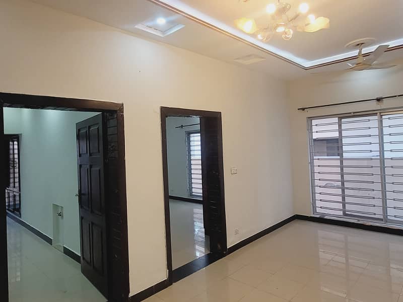 For Rent 10 Marla House In Bahria Town Phase 2 3