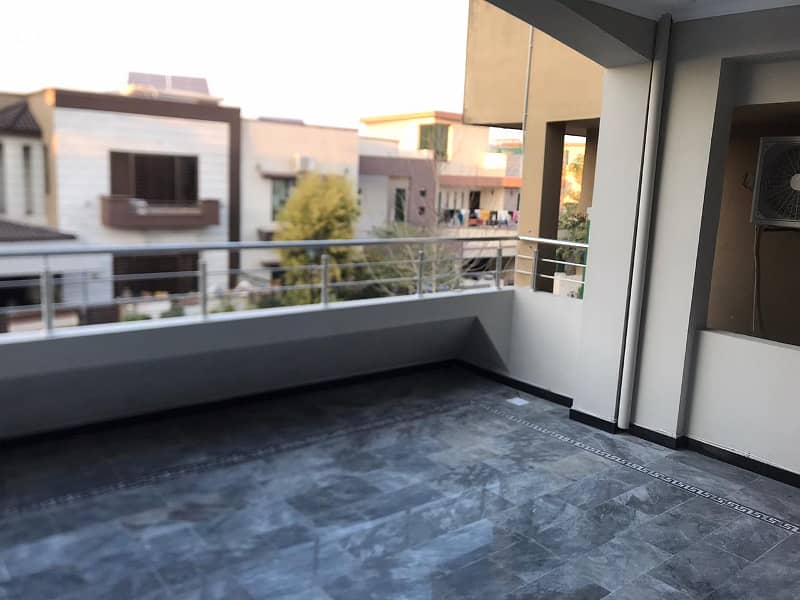 10 Marla House For Rent In Bahria Town 5