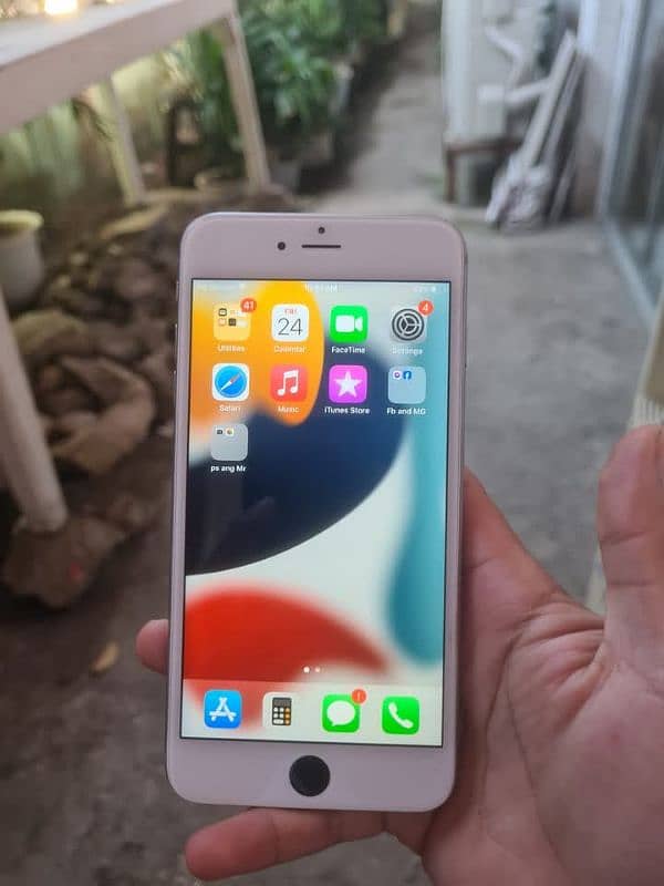 iPhone 6s Plus 128gb my WhatsApp number 03250226756 0