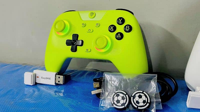 EASYSMX X05 TRI-MODE Gaming Controller with Hall-Effect Triggers 2