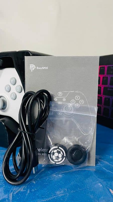 EASYSMX X05 TRI-MODE Gaming Controller with Hall-Effect Triggers 4