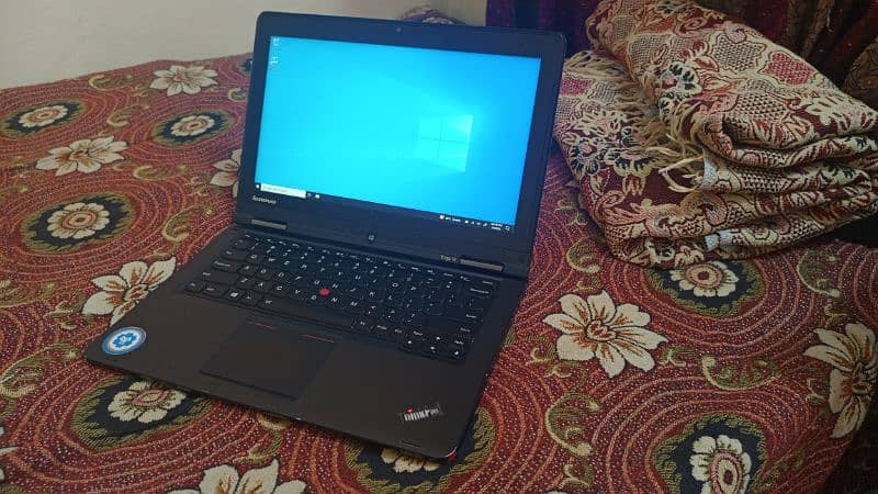 Lenovo yoga 12 core i5 5th generation 8gb 256gb Ssd 360 touch with pen 10