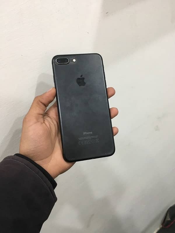 i phone 7 plus pta approved 032. . 7072. . 2528 0