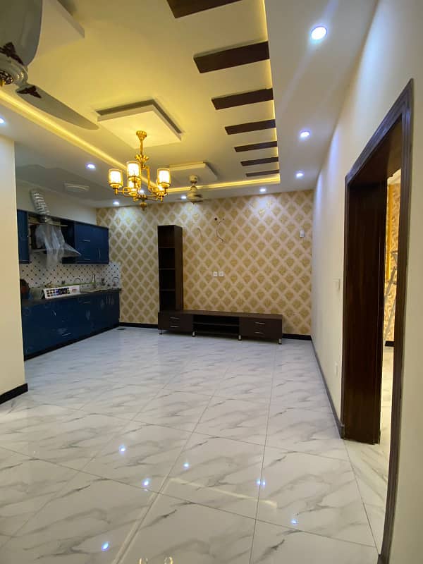 5 Marla Designer House Available For RENT In BAHRIA TOWN PHASE 8 (ALI BLOCK) 4