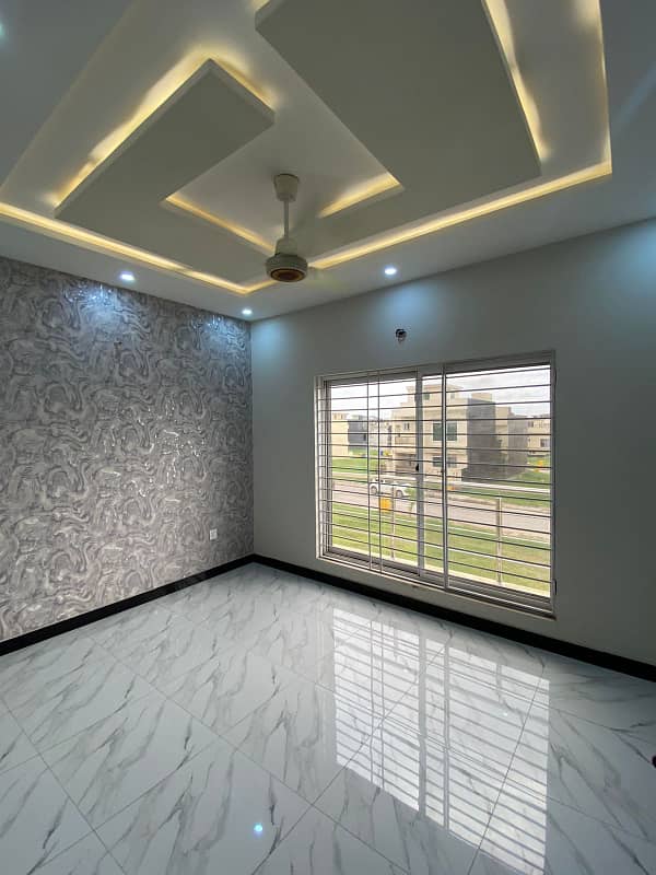 5 Marla Designer House Available For RENT In BAHRIA TOWN PHASE 8 (ALI BLOCK) 14