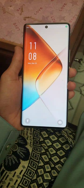 infinix note 40 pro 12+12 / 256 GB 1