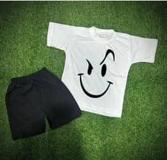 Comfortable unisex t-shirt and shorts set