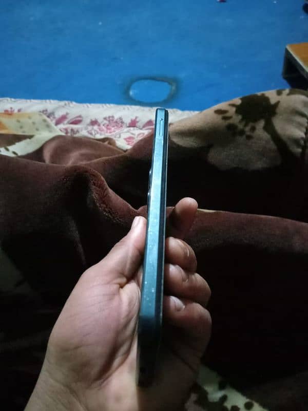 Vivo y03 condition 10by 10 4