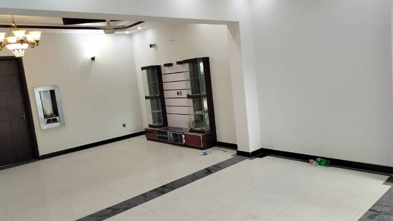 5 Marla House Situated In Bahria Town - Sector C For sale 4