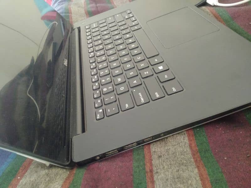 Dell Precision 5520 1