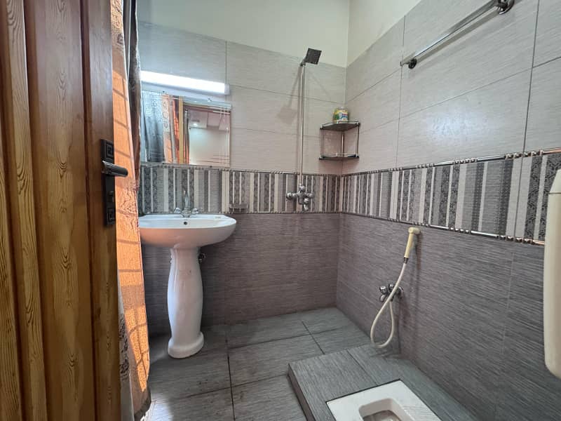 DOUBLE BED ROOMS FURNISHED FLAT AVAILABLE FOR RENT, IN ROYAL PALM CITY SOCIETY GUJRANWALA 6