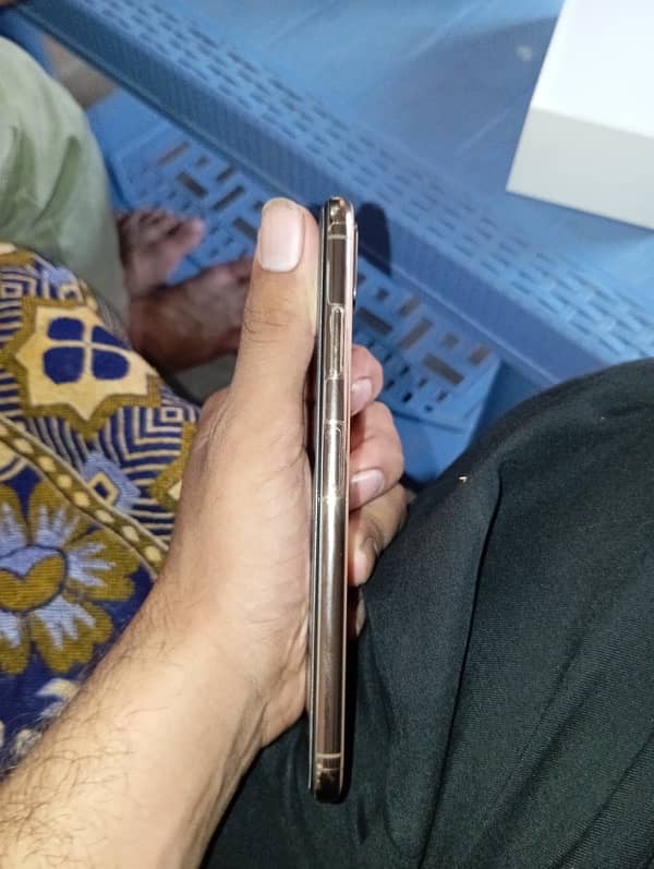 I PHONE XS MAX LUSH CONDITION 2