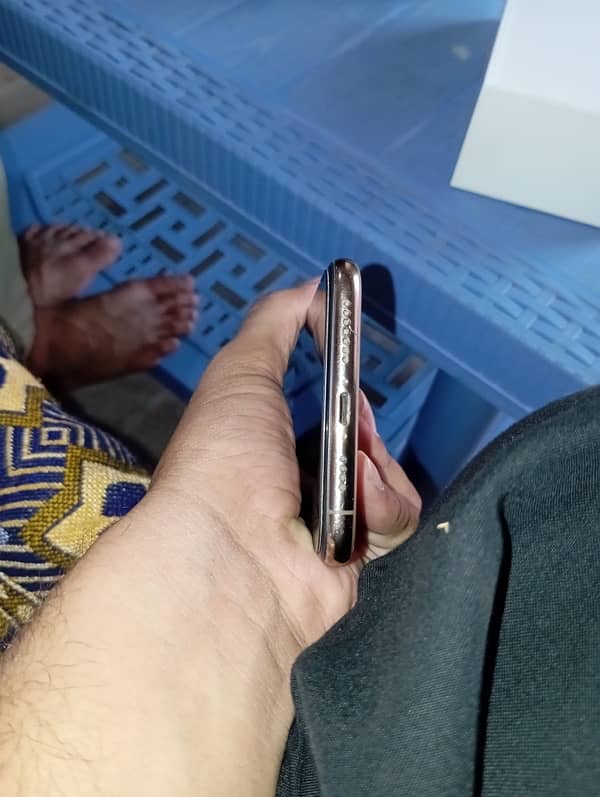 I PHONE XS MAX LUSH CONDITION 4